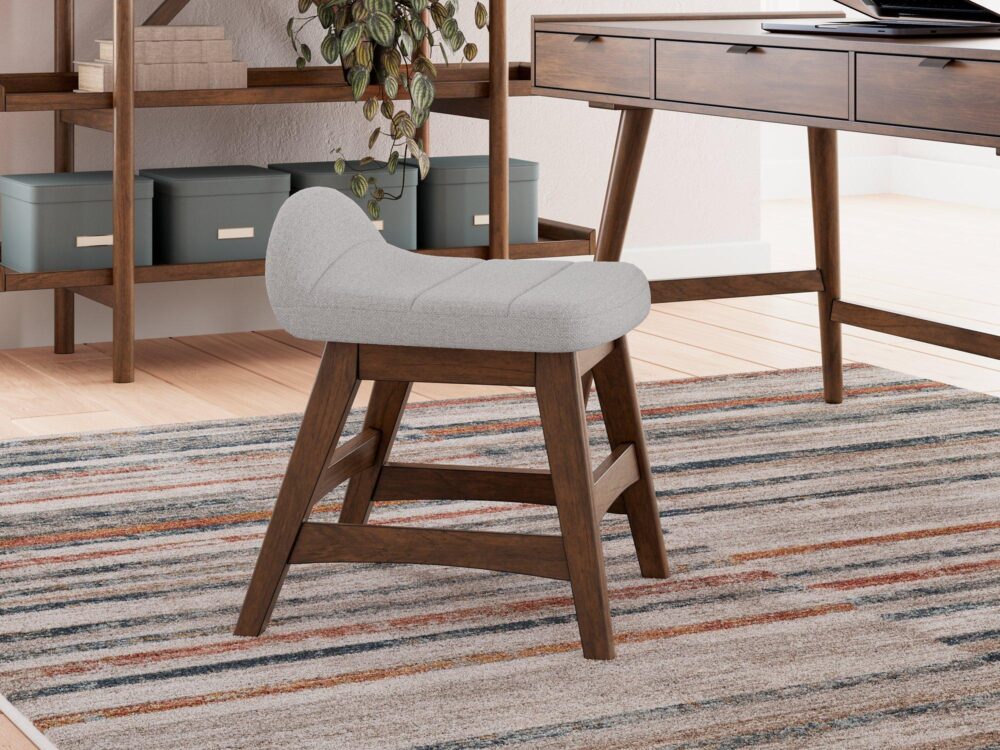Lyncott Home Office Set - Image 6
